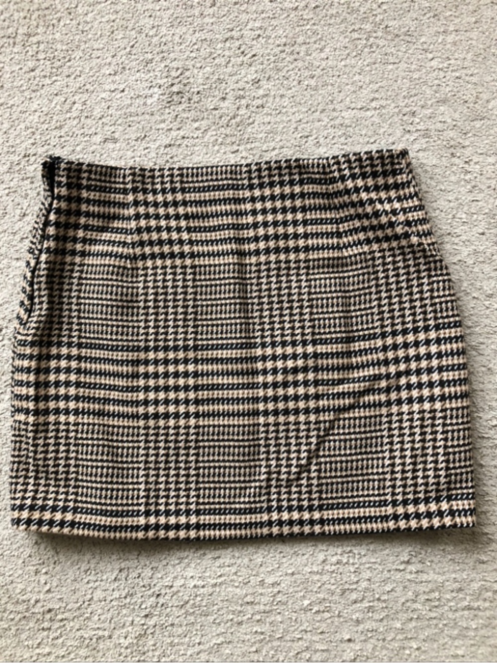 H&M Mini Skirt.NWT.